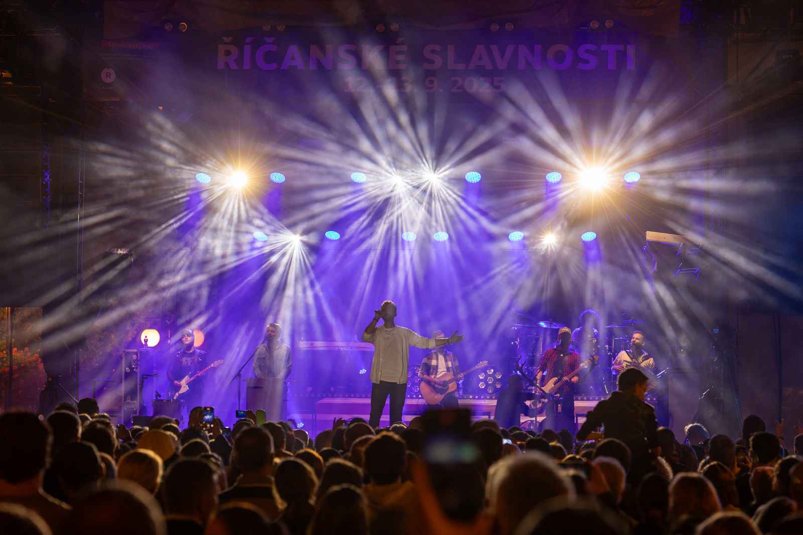 Kompletní produkce – koordinace, harmonogram, logistika, dohled a hladký průběh od a do z.